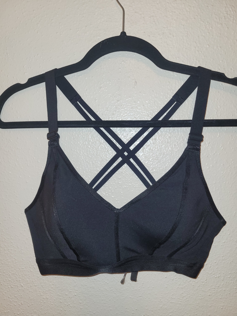 Victoria's Secret Sport VSX Black Crisscross Strappy Wireless Sports Bra 32D - Picture 1 of 7
